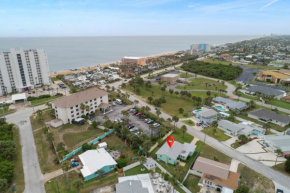 Plaza Cottage, 2 Bedrooms, Walk to the Beach, Sleeps 6